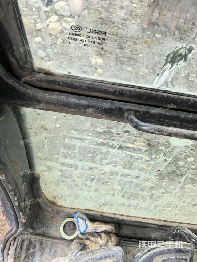 右側(cè)玻璃角標(biāo)（駕駛室部分）