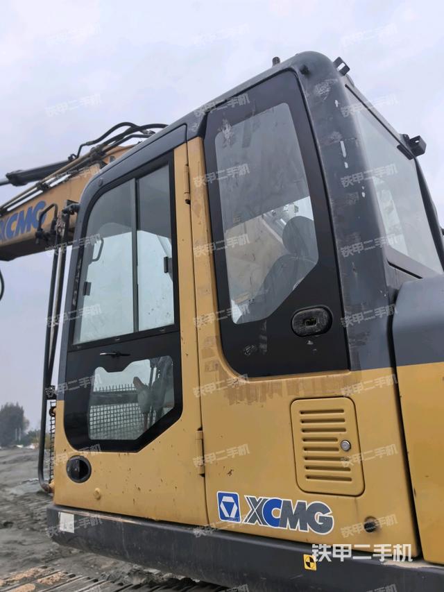 駕駛室左后45度（駕駛室部分）