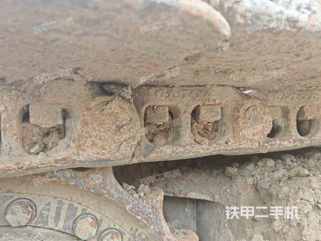 右側(cè)履帶整體(行走機(jī)構(gòu)) 右側(cè)履帶整體(行走機(jī)構(gòu))