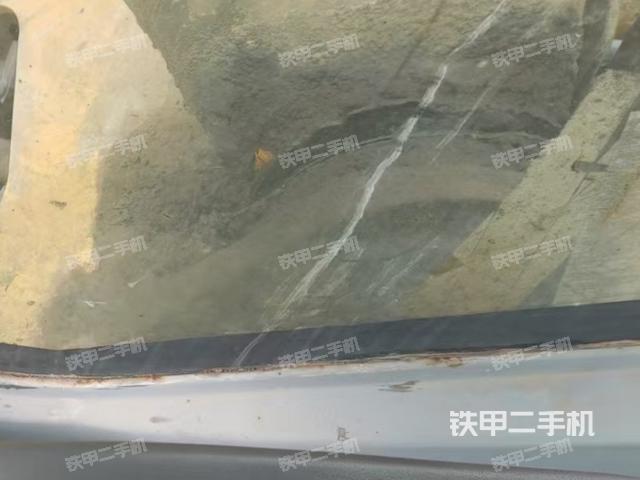 后窗玻璃角標(biāo)（駕駛室部分）