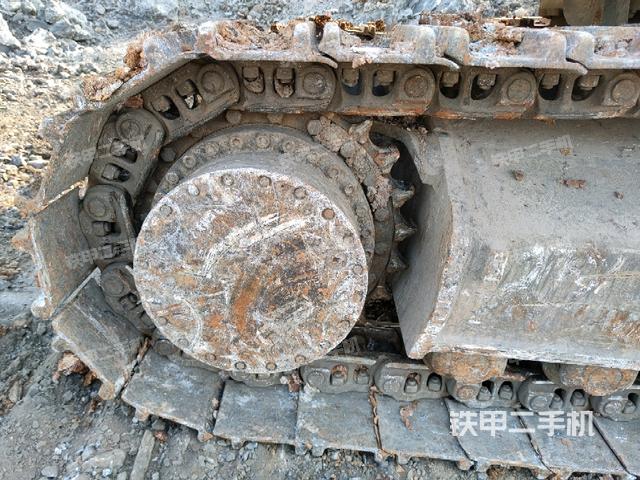 右驅(qū)動(dòng)輪（行走機(jī)構(gòu)）