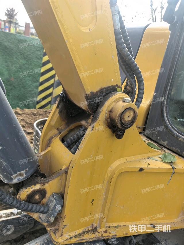 大臂根部?斜（工作和回轉(zhuǎn)裝置）