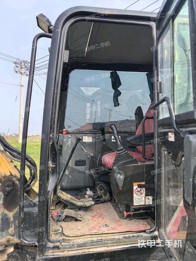 ?駕駛室正側(cè)（駕駛室部分）