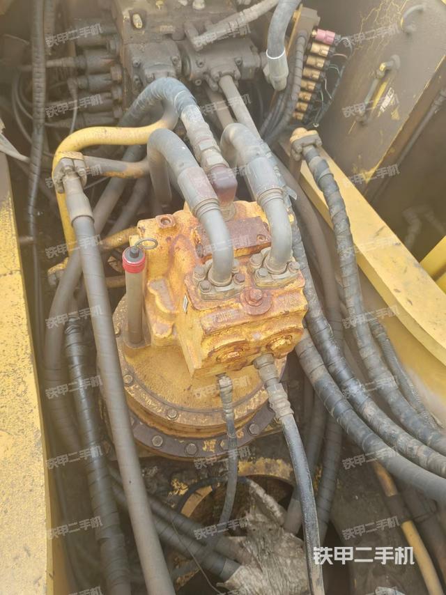 回轉(zhuǎn)馬達(dá)（上車部件）