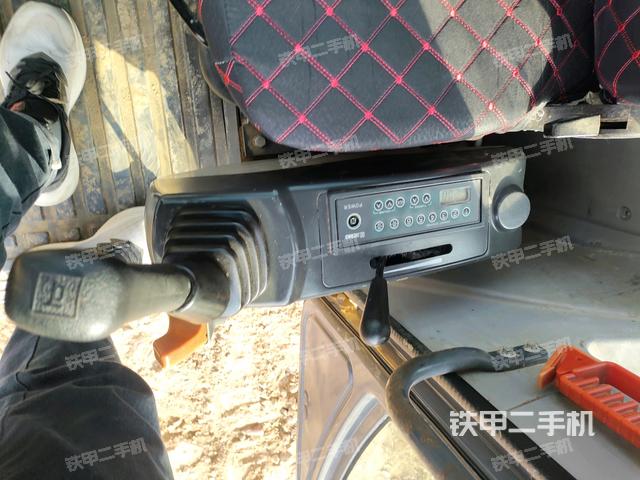 座椅左側(cè)控制臺(tái)/音響/含左手柄（駕駛室部分）