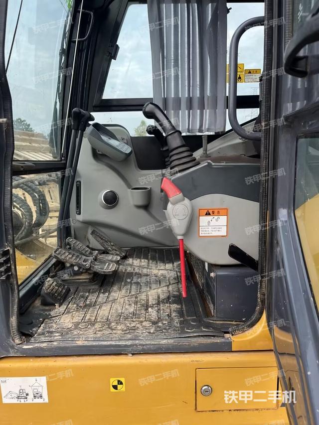 駕駛室整體（整機(jī)外觀）