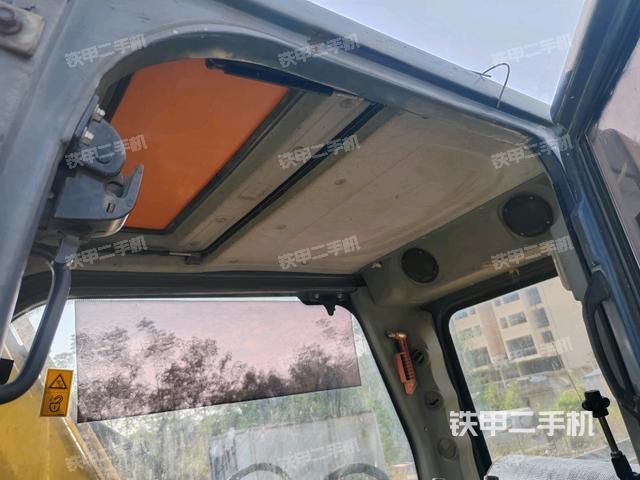 座椅后部(駕駛室部分) 座椅后部(駕駛室部分)