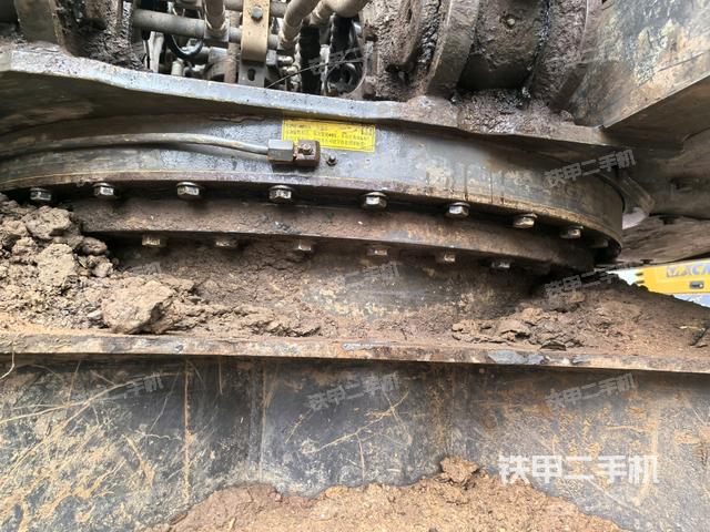 轉(zhuǎn)盤和下車架正前（工作和回轉(zhuǎn)裝置）