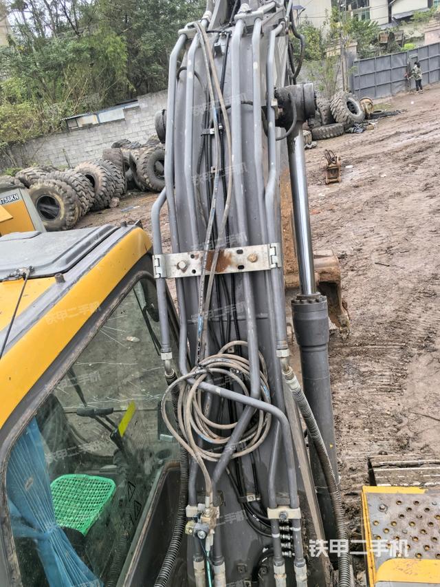 大臂背部俯視（工作和回轉(zhuǎn)裝置）