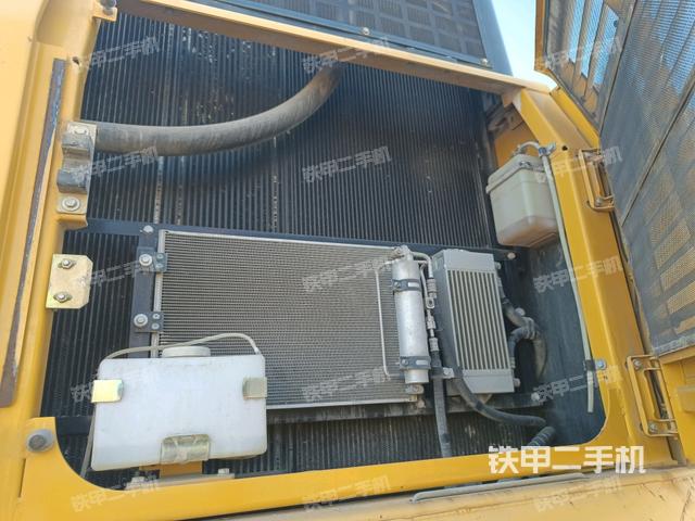 散熱器正面（大件艙室）