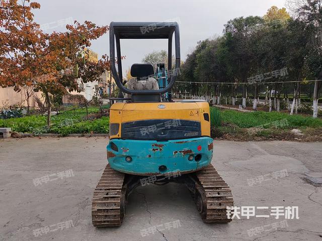 駕駛室頂部（整機(jī)外觀）