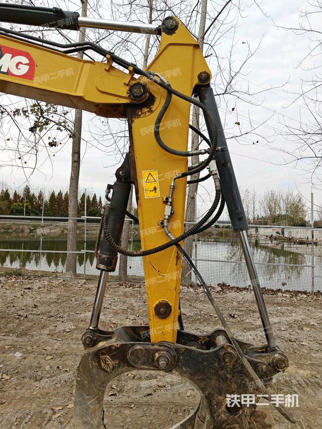 鏟斗右后整體（工作和回轉(zhuǎn)裝置）