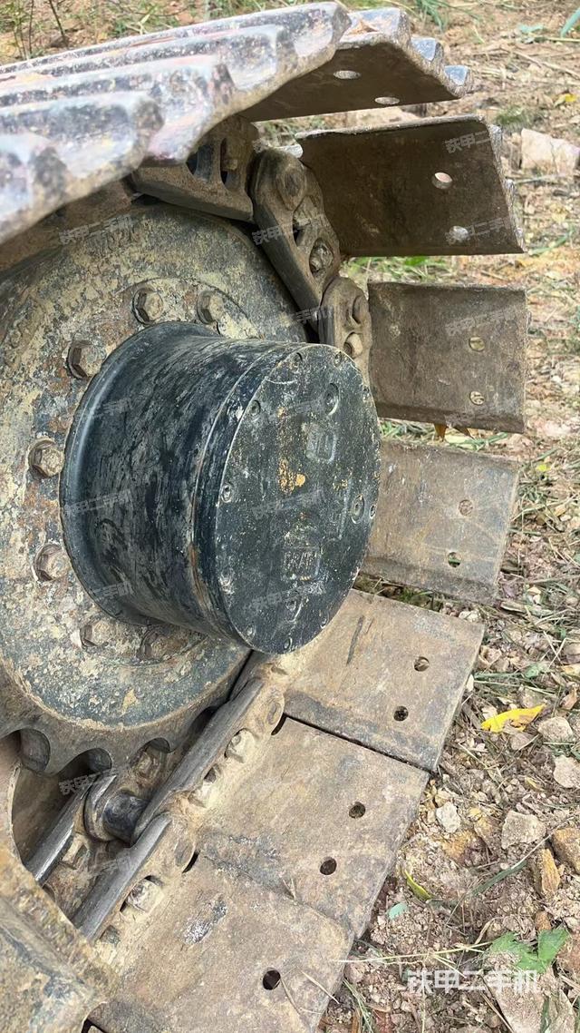 左側(cè)履帶整體?(行走機(jī)構(gòu)) 左側(cè)履帶整體?(行走機(jī)構(gòu))
