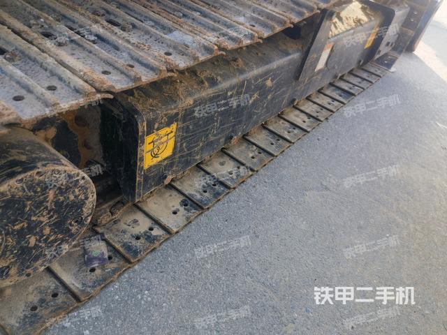 單側(cè)履帶整體（整機(jī)外觀）