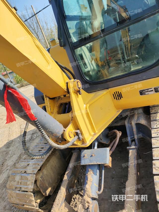 大臂根部?斜（工作和回轉(zhuǎn)裝置）