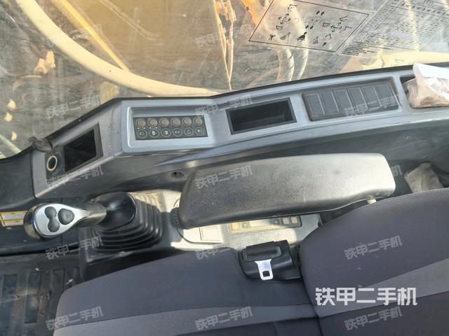 座椅左側(cè)控制臺(tái)/音響/含左手柄（駕駛室部分）