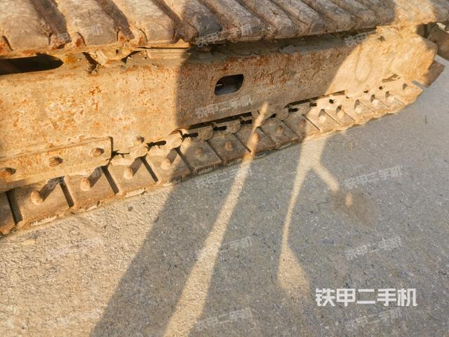 單側(cè)履帶整體（整機(jī)外觀）