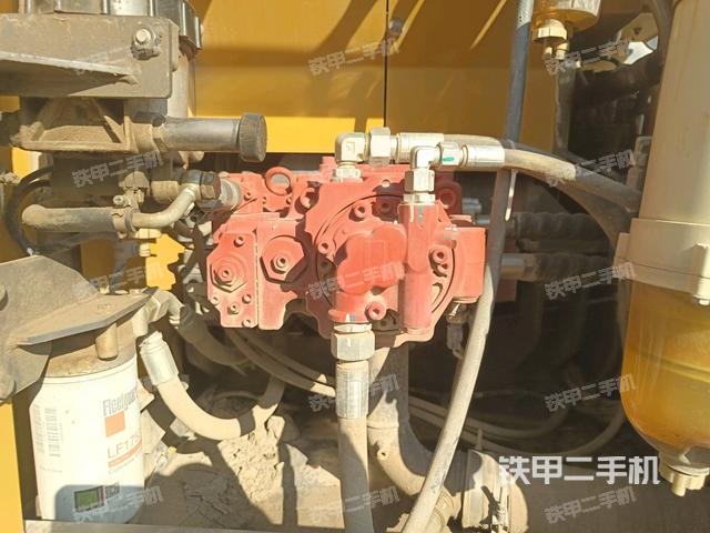 液壓泵斜45?左（大件艙室）