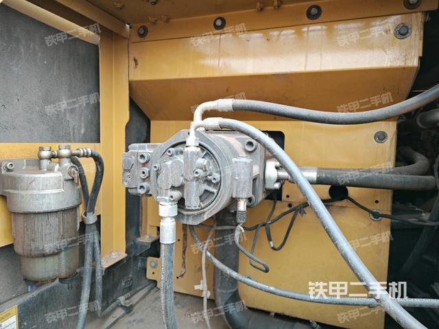 液壓泵斜45?右(大件艙室) 液壓泵斜45?右(大件艙室)
