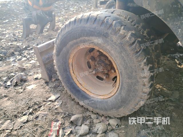 左驅(qū)動(dòng)輪(行走機(jī)構(gòu)) 左驅(qū)動(dòng)輪(行走機(jī)構(gòu))