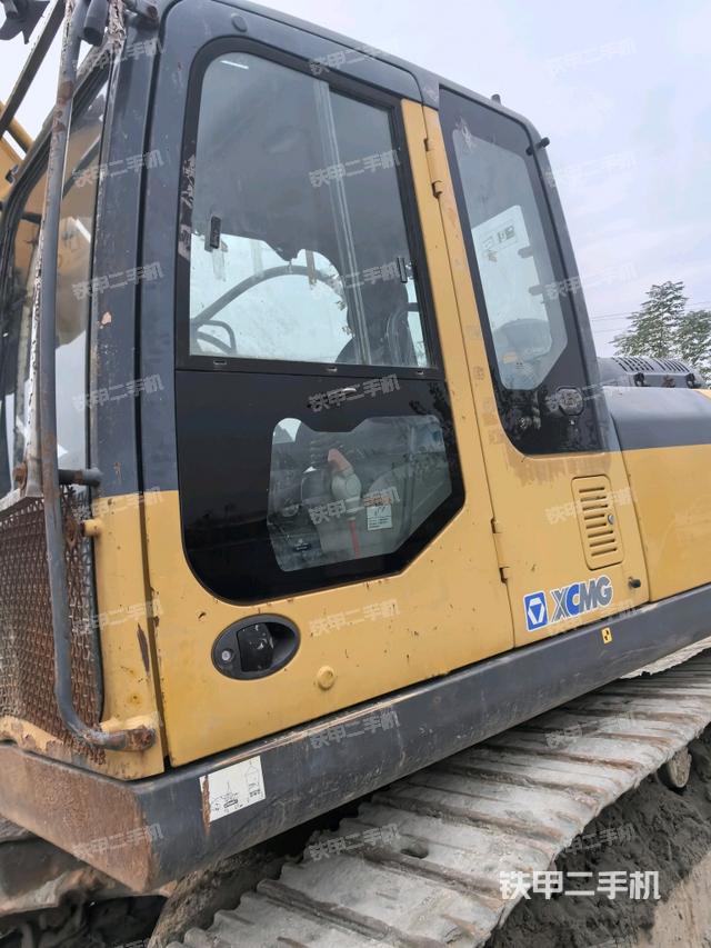 駕駛室左前45度（駕駛室部分）