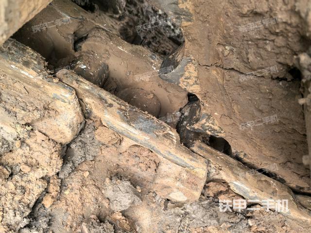 右側(cè)履帶整體（行走機(jī)構(gòu)）