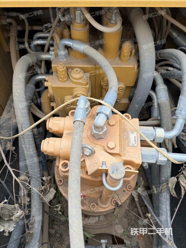 駕駛室頂部俯視(上車部件) 駕駛室頂部俯視(上車部件)