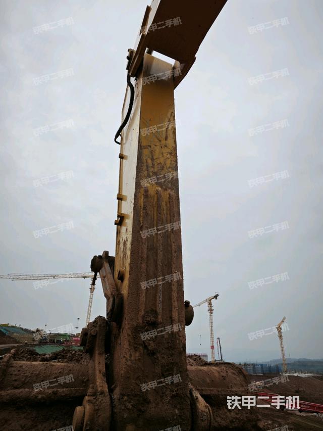 小臂整體左后(工作和回轉(zhuǎn)裝置) 小臂整體左后(工作和回轉(zhuǎn)裝置)