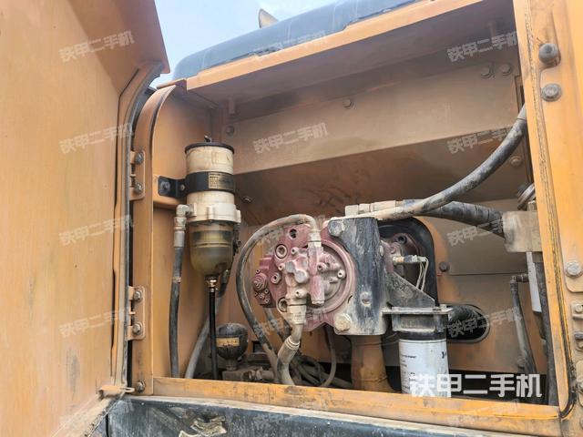 液壓泵斜45?右（大件艙室）