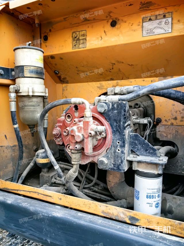 液壓泵斜45?左（大件艙室）