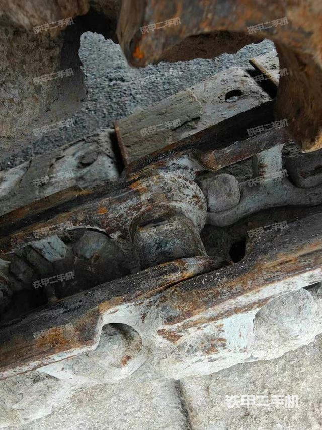 單側(cè)履帶整體（整機(jī)外觀）