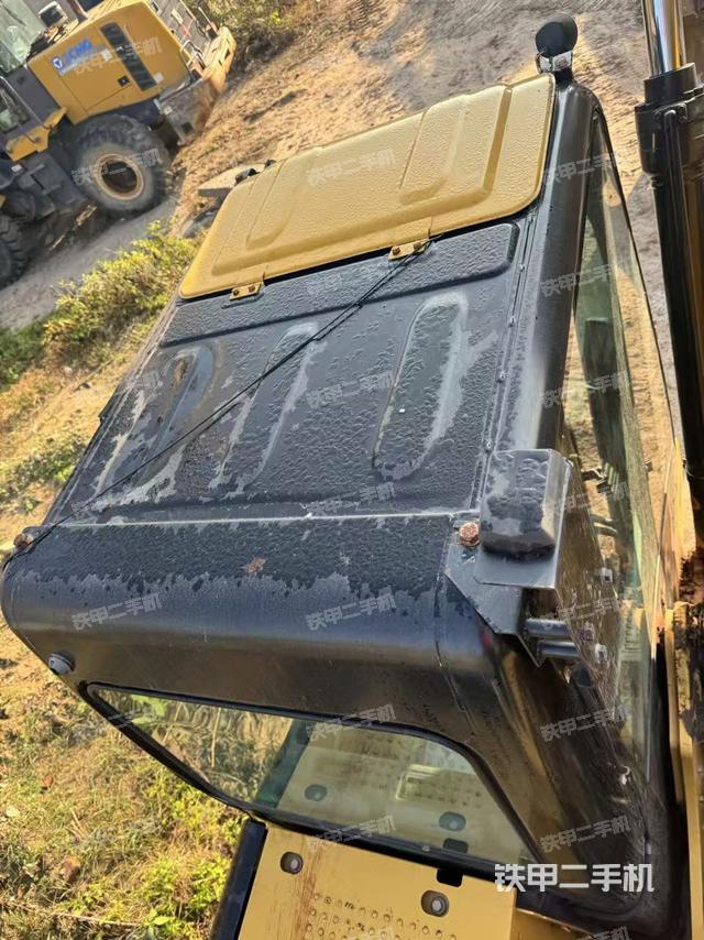 駕駛室頂部（整機(jī)外觀）