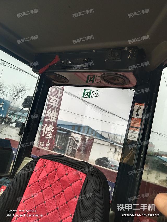 駕駛室頂部（整機外觀）