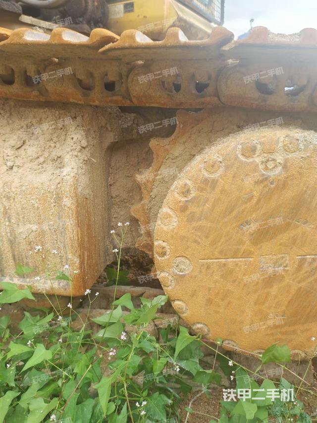 左驅(qū)動(dòng)輪（行走機(jī)構(gòu)）