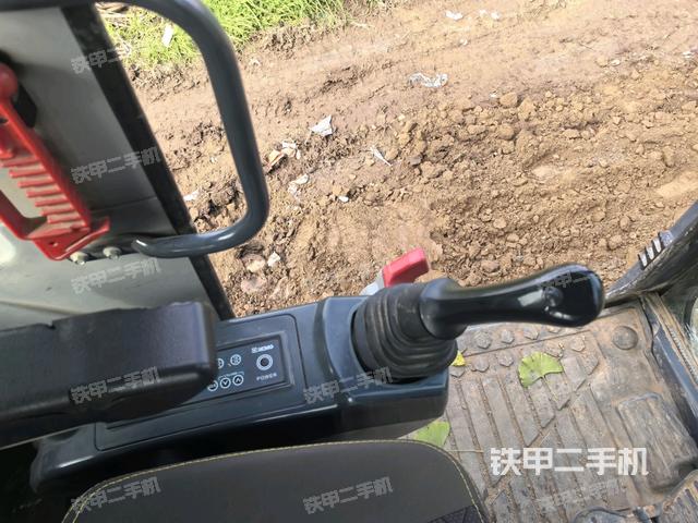 座椅左側(cè)控制臺/音響/含左手柄（駕駛室部分）