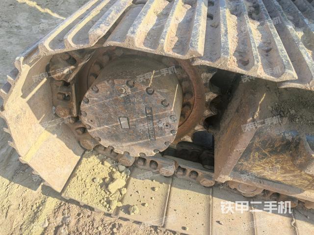 左驅(qū)動(dòng)輪（行走機(jī)構(gòu)）