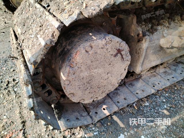 左驅(qū)動輪（行走機(jī)構(gòu)）