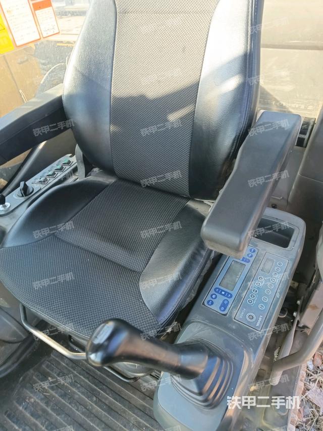 座椅左側(cè)控制臺(tái)/音響/含左手柄（駕駛室部分）