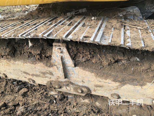 右驅(qū)動輪（行走機構(gòu)）