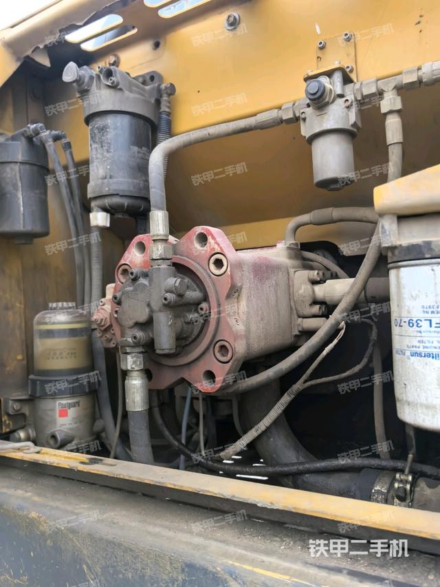 液壓泵斜45?右（大件艙室）