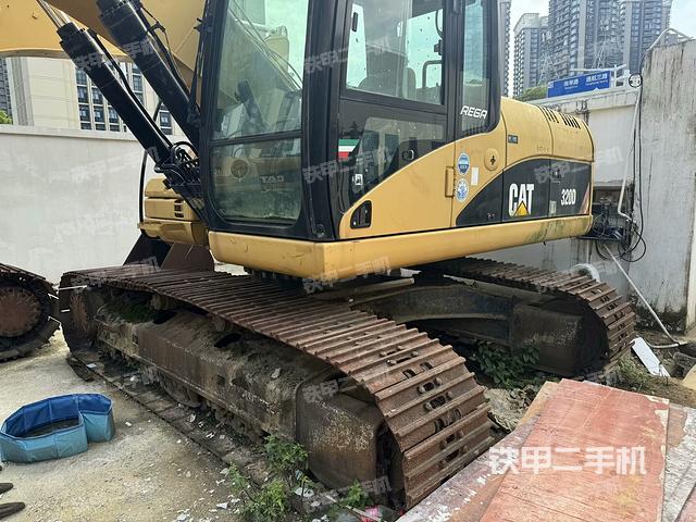 駕駛室整體（整機外觀）