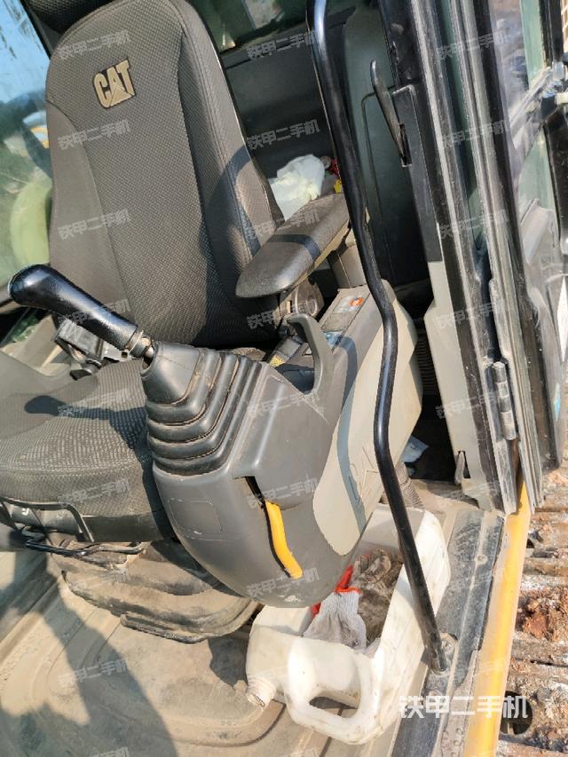 座椅左側(cè)控制臺(tái)/音響/含左手柄（駕駛室部分）