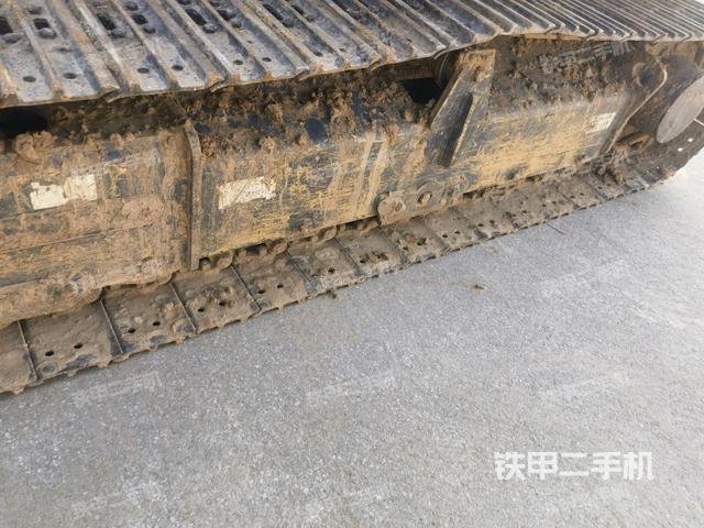 單側(cè)履帶整體(整機外觀) 單側(cè)履帶整體(整機外觀)