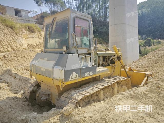 整機右后45°（設(shè)備外觀及核心部件）