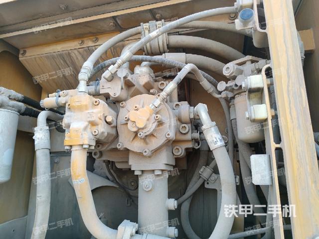 液壓泵斜45?左（大件艙室）