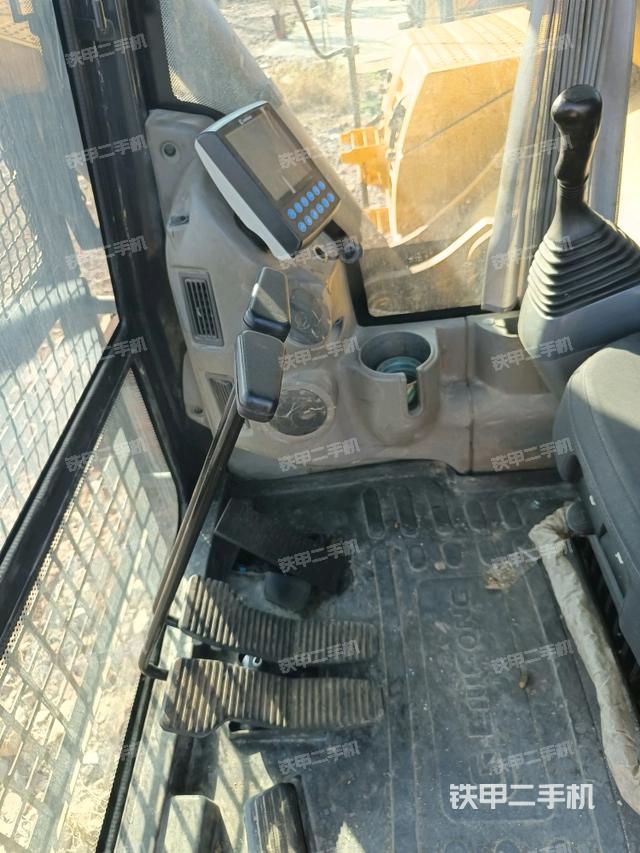 座椅后部（駕駛室部分）