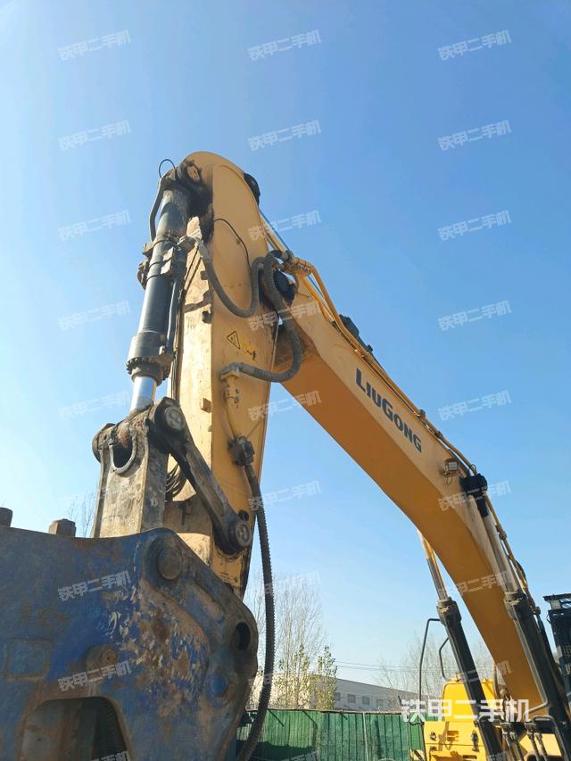 小臂整體左后（工作和回轉裝置）