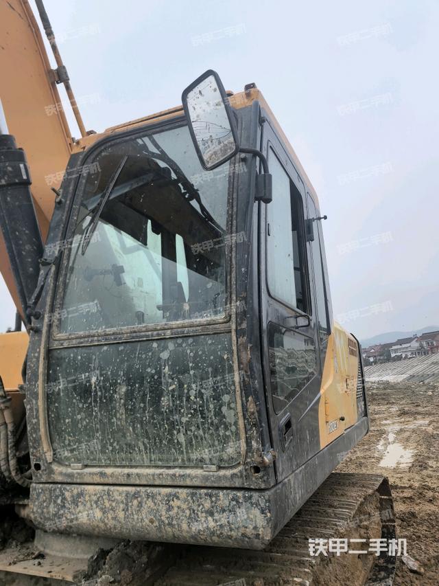 駕駛室左前45度（駕駛室部分）