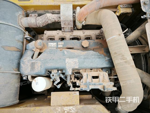 氣門室蓋螺絲特寫(上車部件) 氣門室蓋螺絲特寫(上車部件)