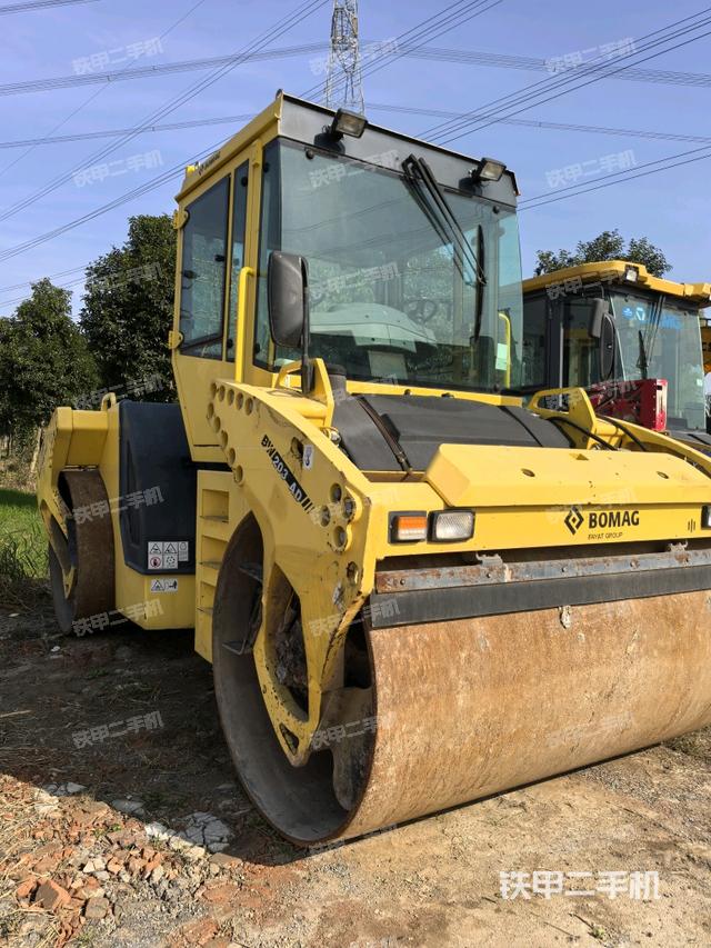 整機(jī)右后45°(設(shè)備外觀及核心部件) 整機(jī)右后45°(設(shè)備外觀及核心部件)